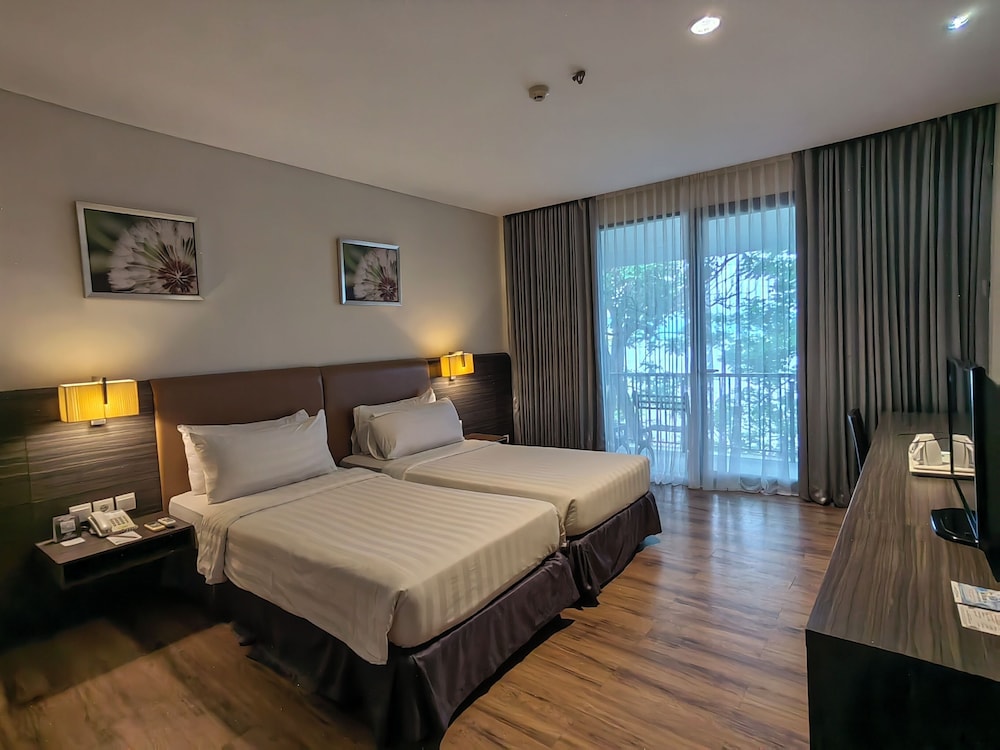 Estrella Hotel & Conference (ex Aston Luwuk) 12/49