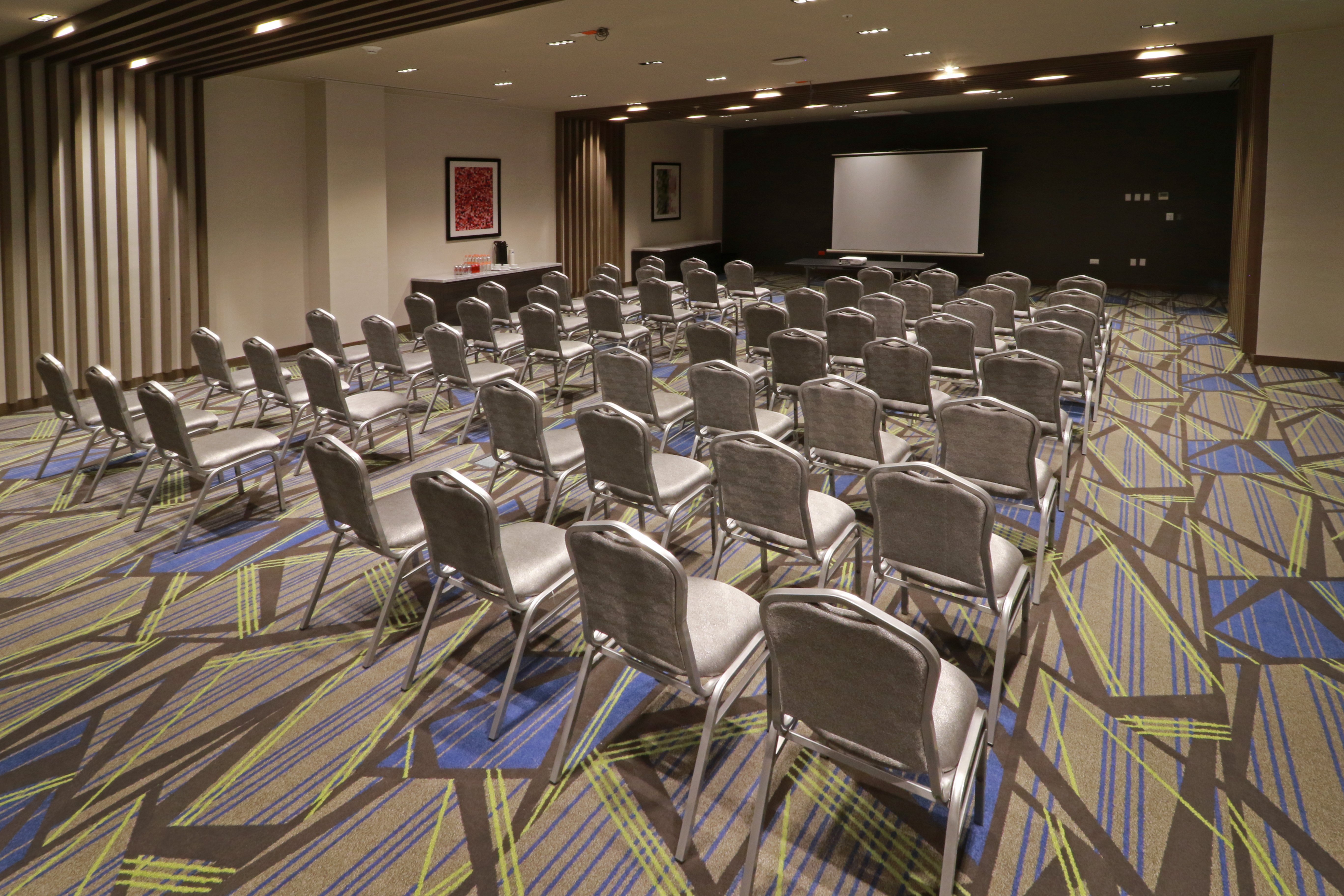 Holiday Inn Express Monterrey Fundidora 70/74