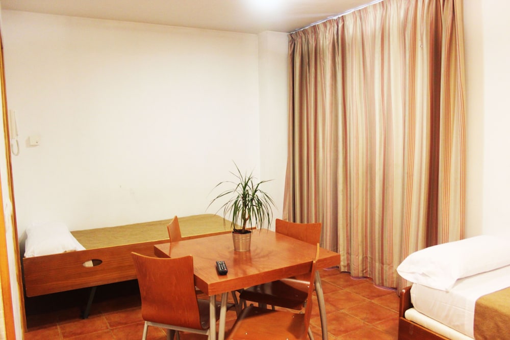 Gorbea Apartaments 12/24