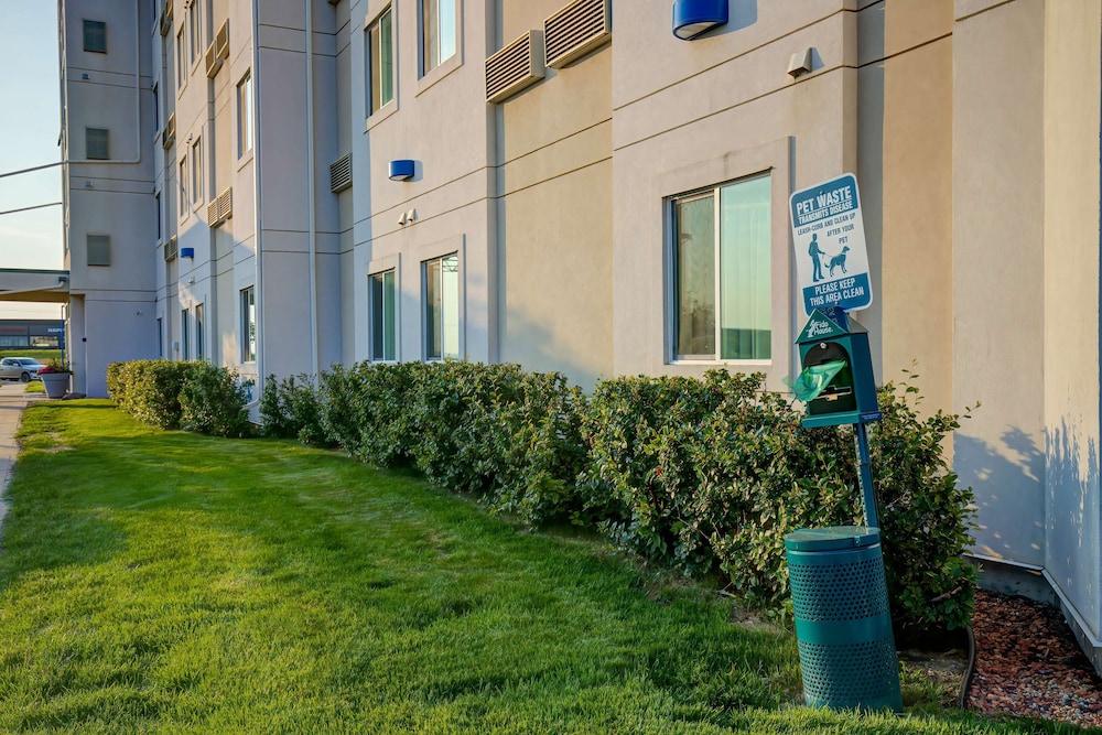 Motel6 Grande Prairie, AB 9/65
