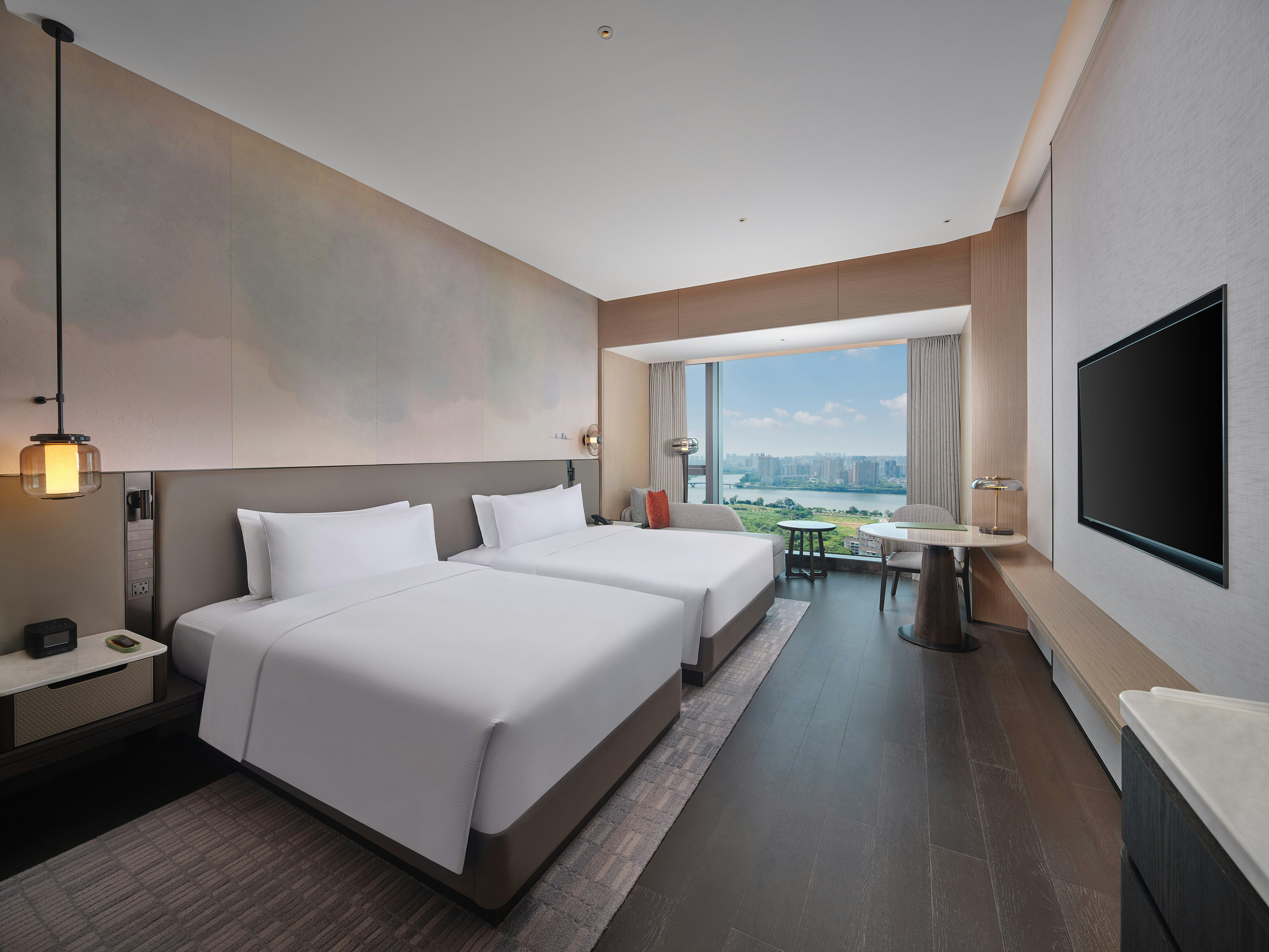 EXECUTIVE, TWIN BEDS, RIVER VIEW