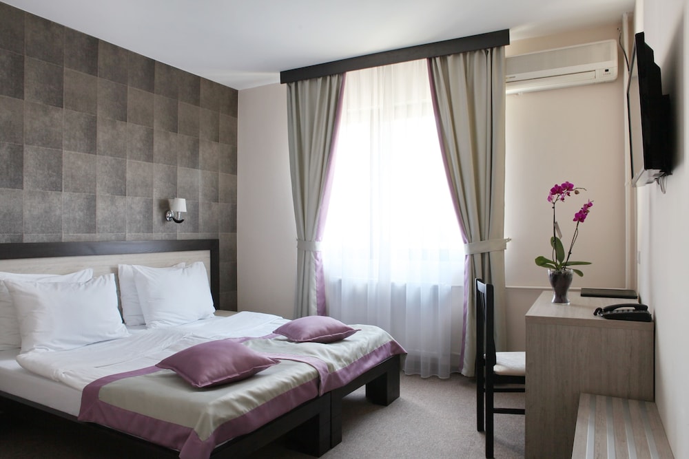 Garni Hotel Vozarev 13/67