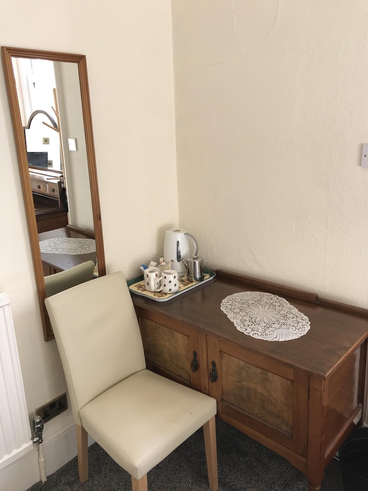 Dorstan Guest House 55/72
