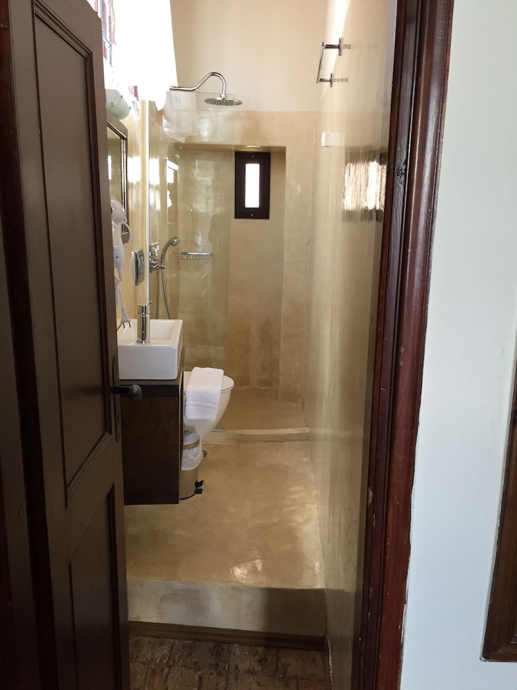 Captain Vasilis Hotel 15/56