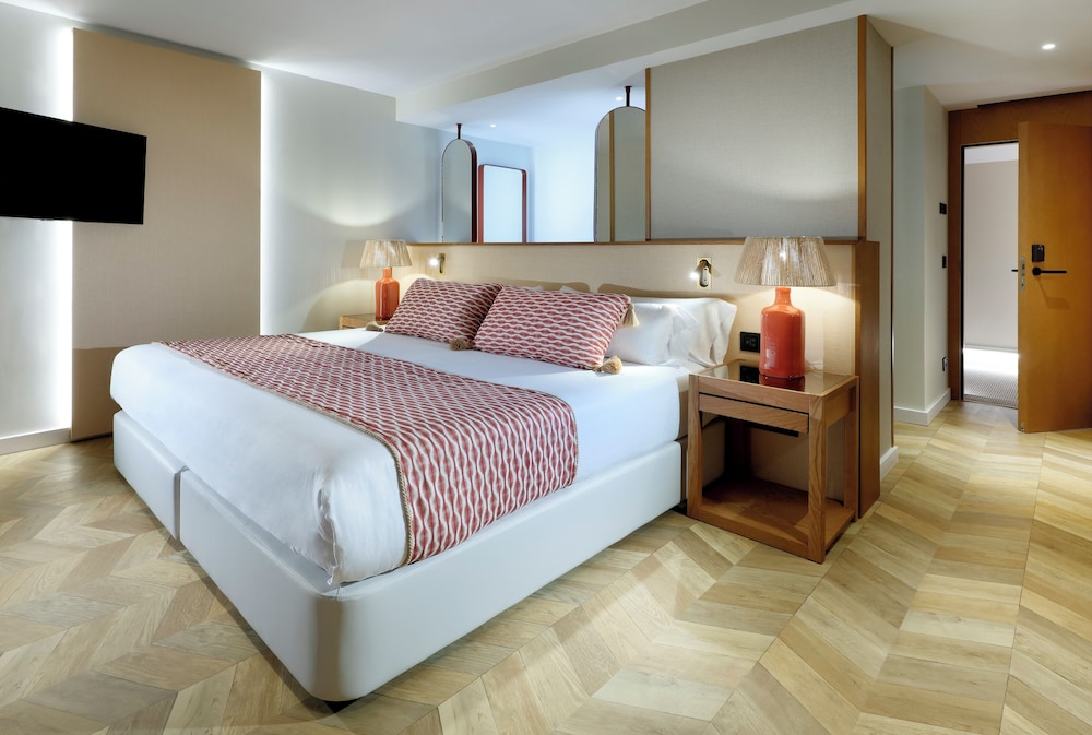 Deluxe, King Bed, Sea Front, Sea View