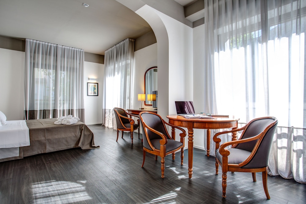 Hotel Cristallo 12/18