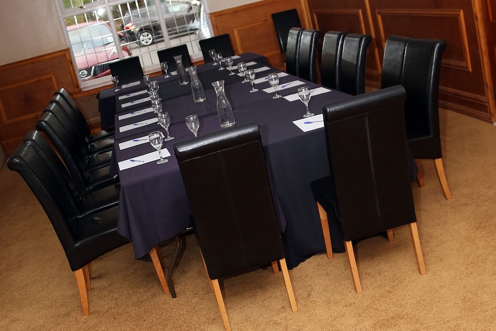 Maes Manor Hotel 36/50