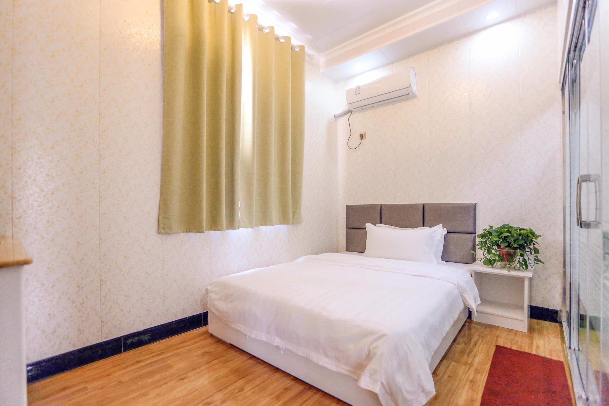 PREMIUM, SINGLE, QUEEN BED
