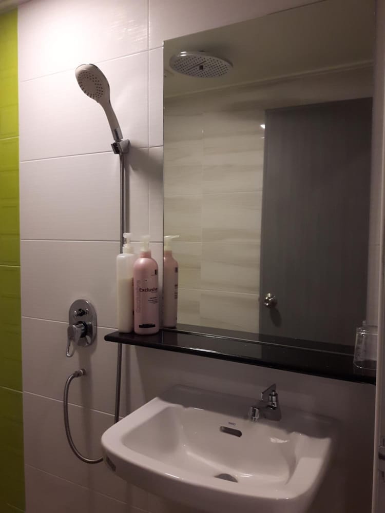 De Benz Inn 23/33