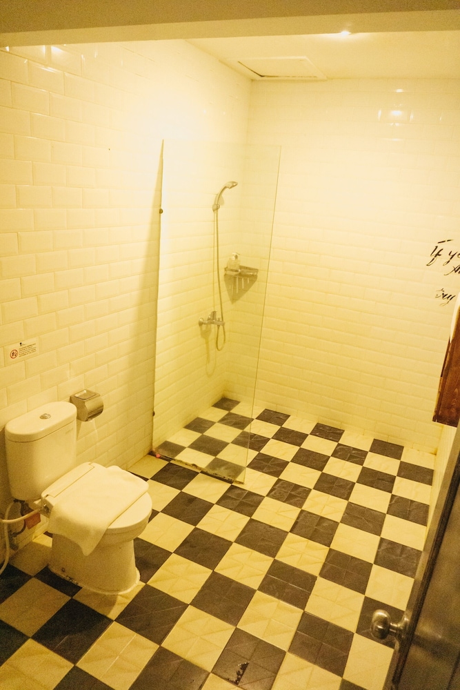 Omah Njonja Bed & Brasserie 59/63