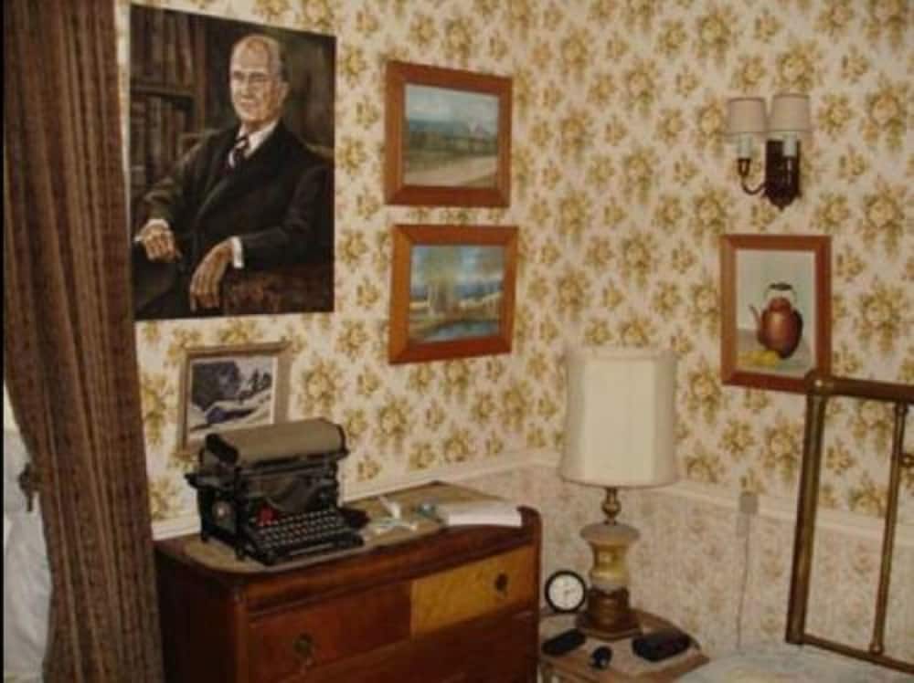 Pimblett's Downtown Toronto B&B 18/47