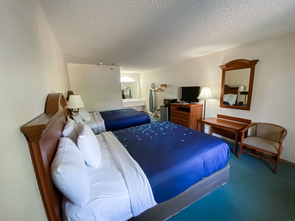 DELUXE, 2 QUEEN BEDS, GROUND FLOOR, ACCESSIBLE