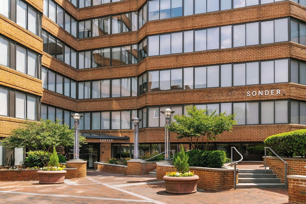 Sonder Georgetown C&O 49/55