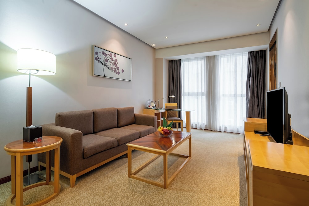 Regal Jinfeng 37/56