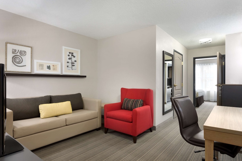 Country Inn & Suites by Radisson, Camp Springs (Andrews Air Force Base), MD 22/26