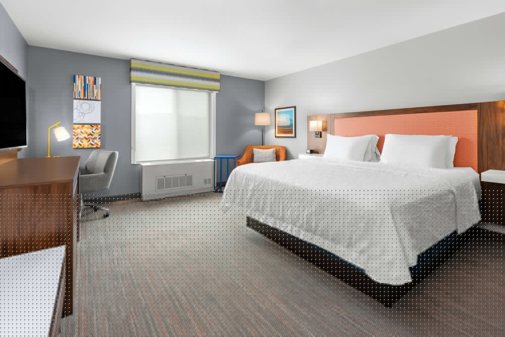 Hampton Inn and Suites Fairbanks 15/43