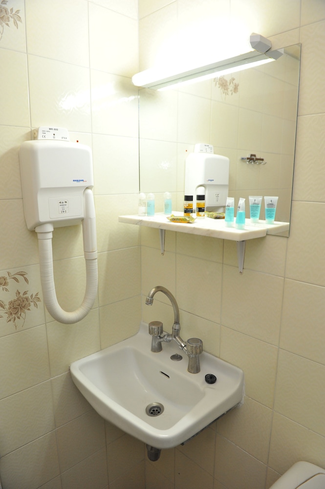 Heleni Beach Hotel 49/50