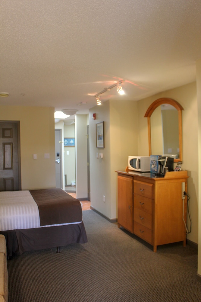 Pacific Shores Resort & Spa 3/48