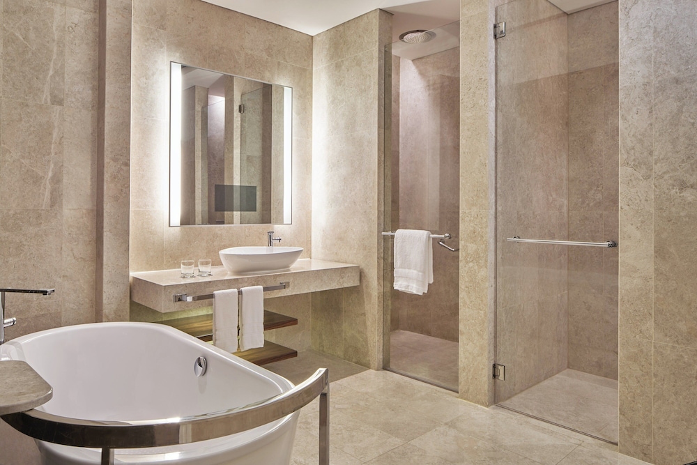 غرفة بسرير كينج، The Westin Singapore 5/7