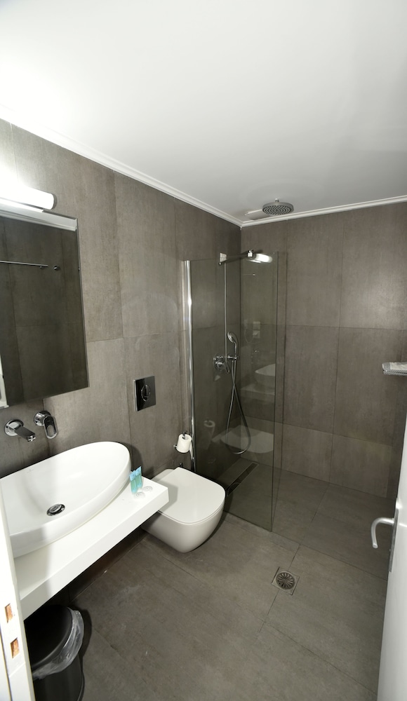 Olive Press Hotel 49/50