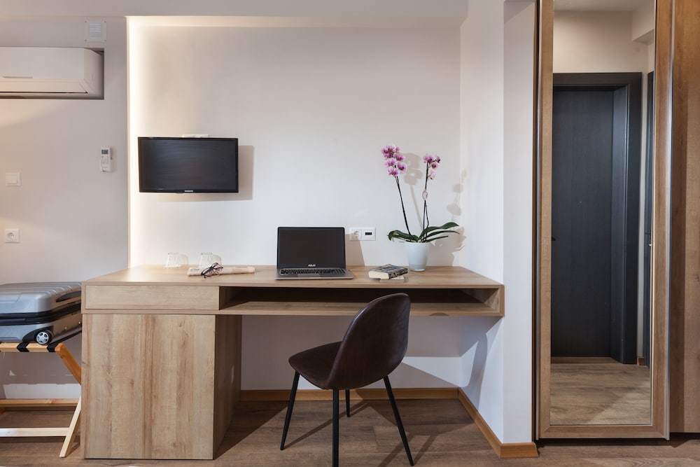 Minavra Hotel 34/43