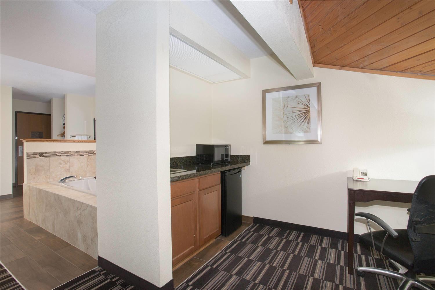AmericInn by Wyndham Mount Pleasant 4/20