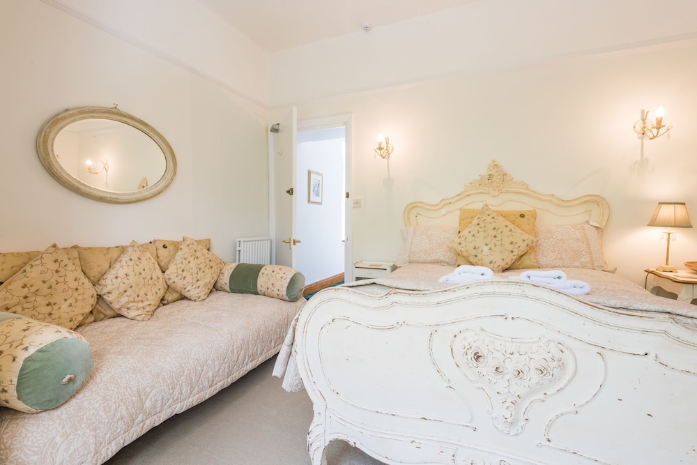 Double Bed, Sofa