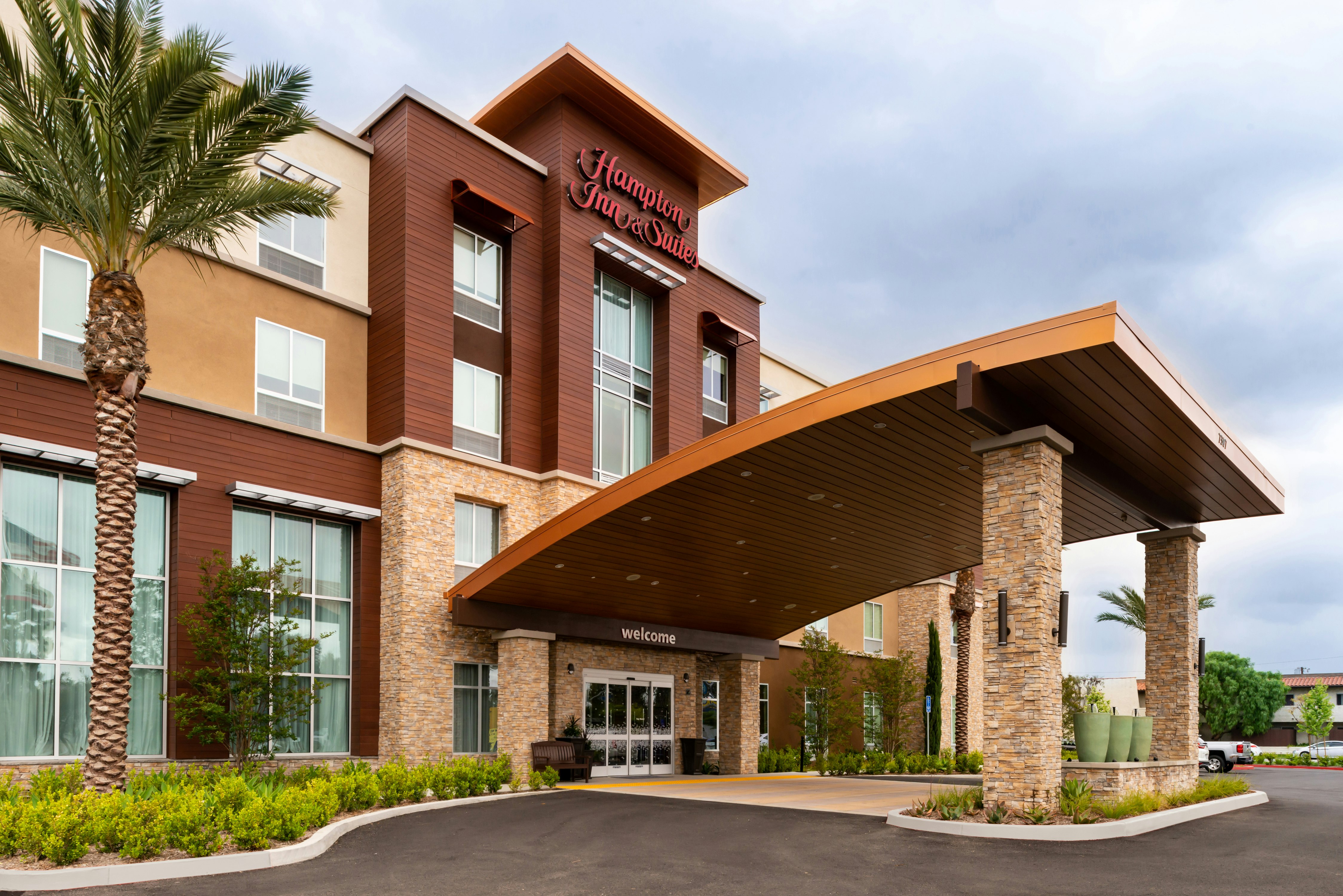 Hampton Inn & Suites Buena Park 54/55