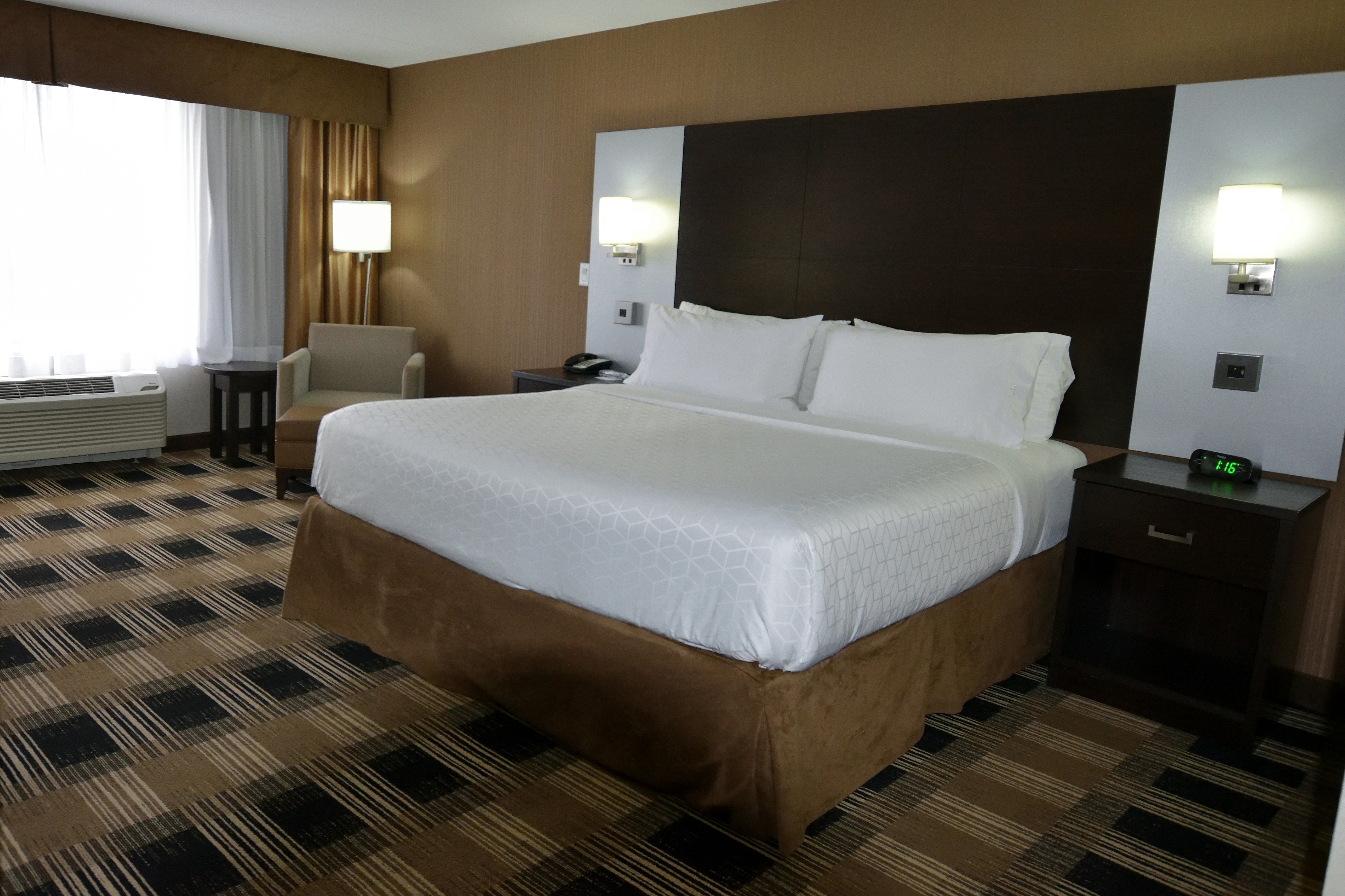 Holiday Inn Express And Suites Ottawa East Orleans 13/70