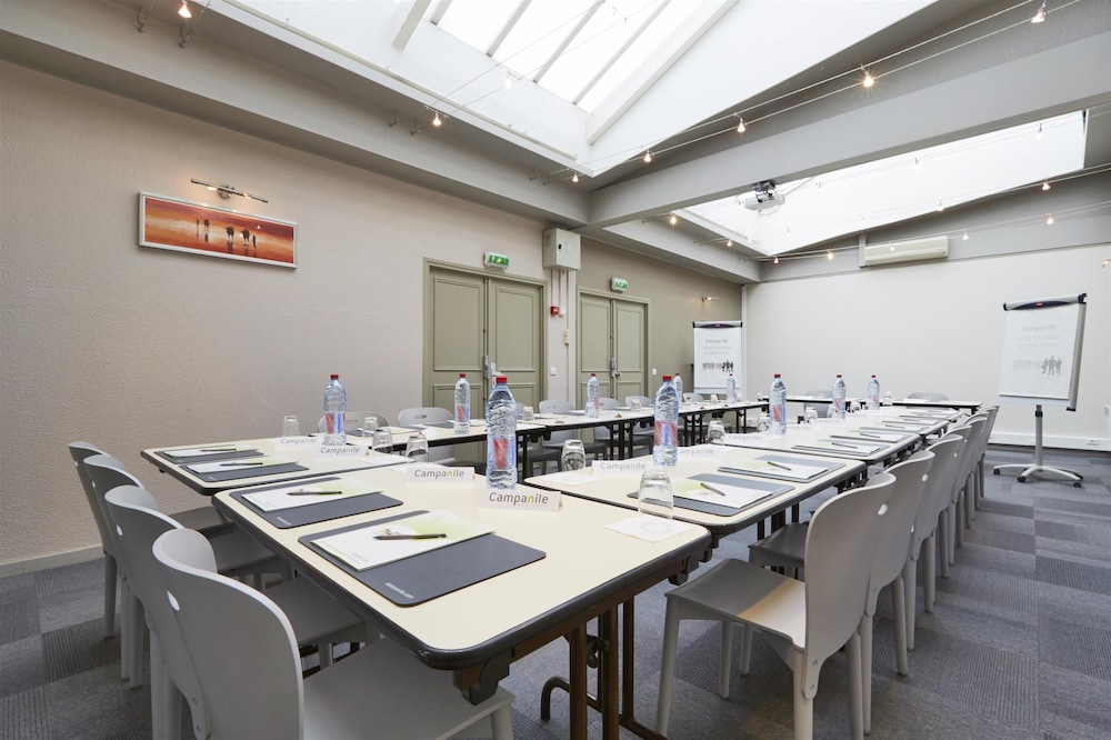 CAMPANILE PARIS OUEST - PTE DE CHAMPERRET LEVALLOI 46/55