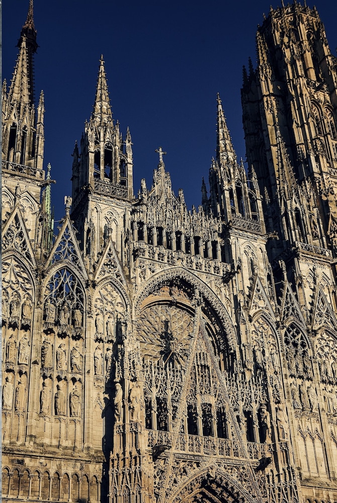 MERCURE ROUEN CENTRE CATHEDRALE 73/76