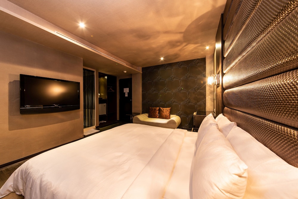 The River Fashion Hotel 34/65