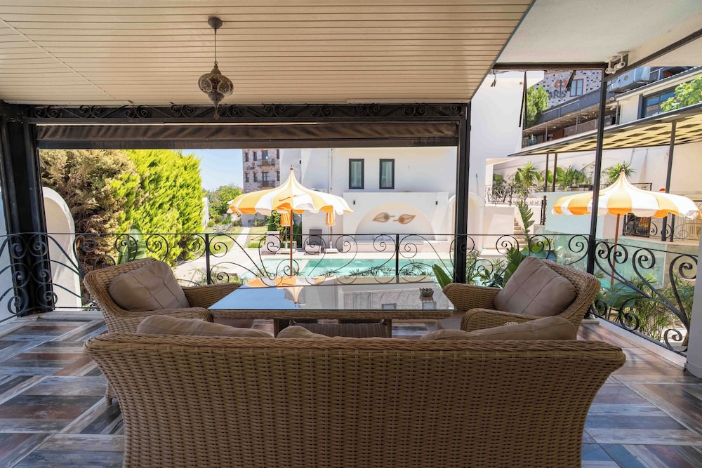Cunda Dalyan Otel 30/49