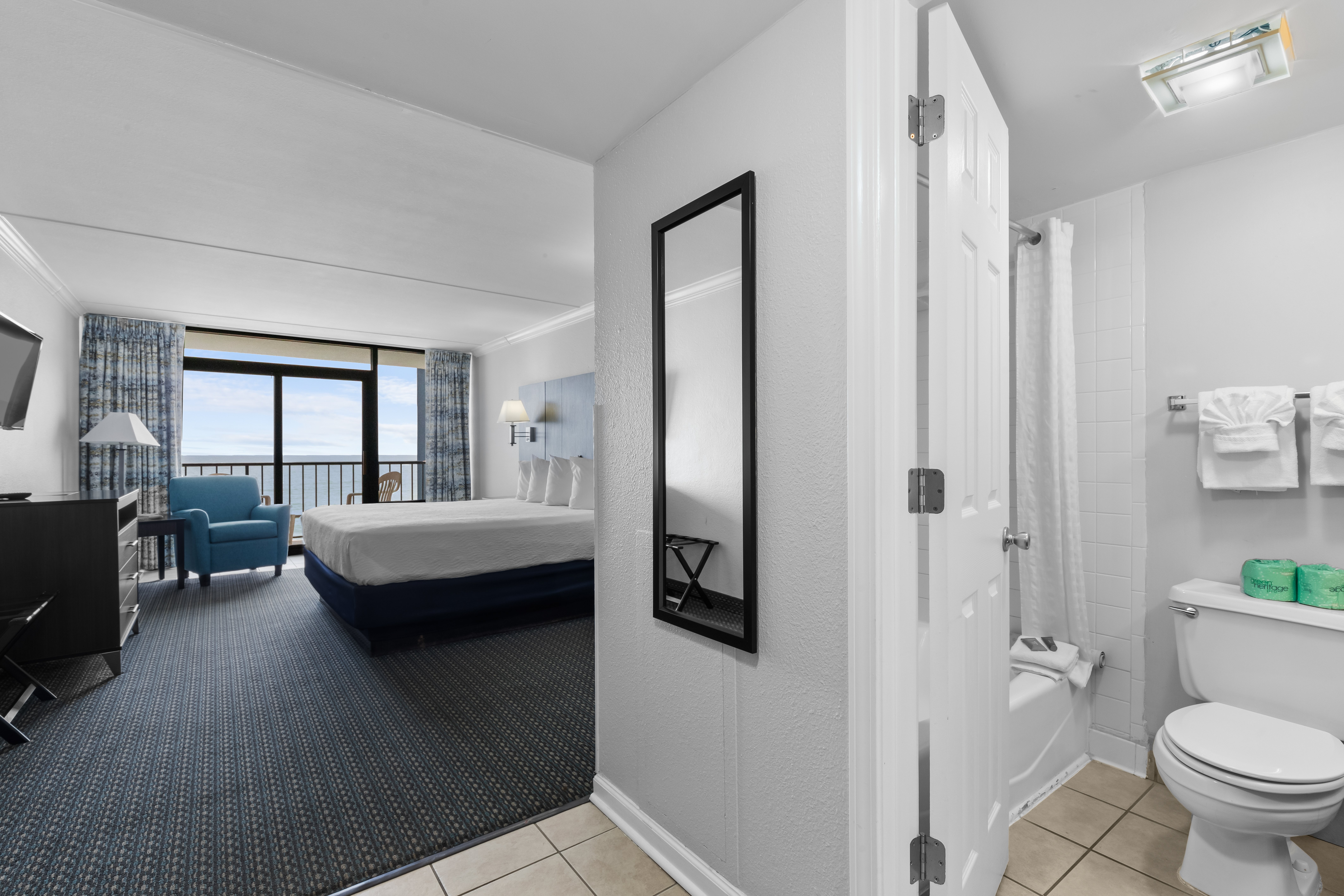 Grande Shores Ocean Resort 83/84