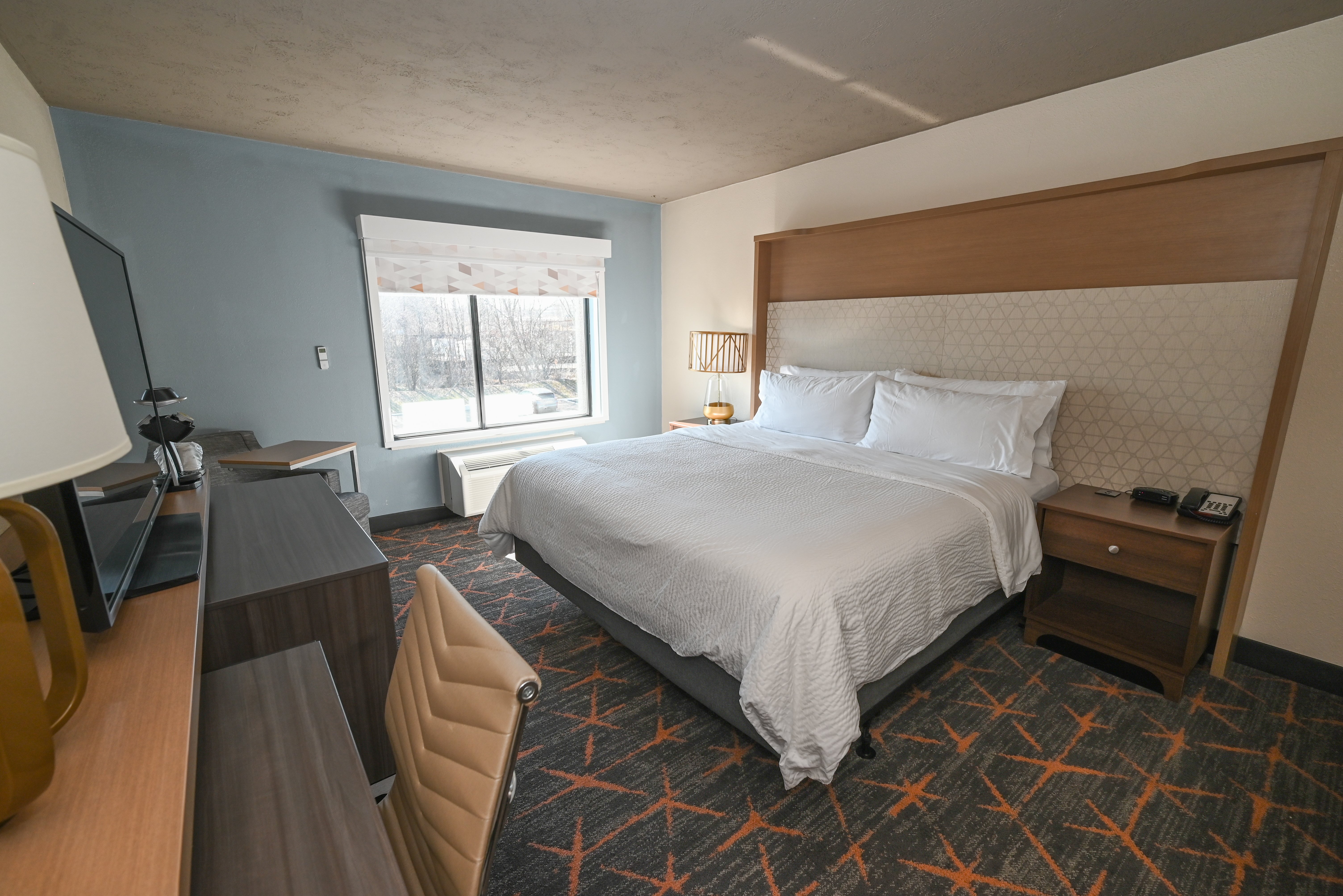 Holiday Inn Cleveland-Mayfield 19/76