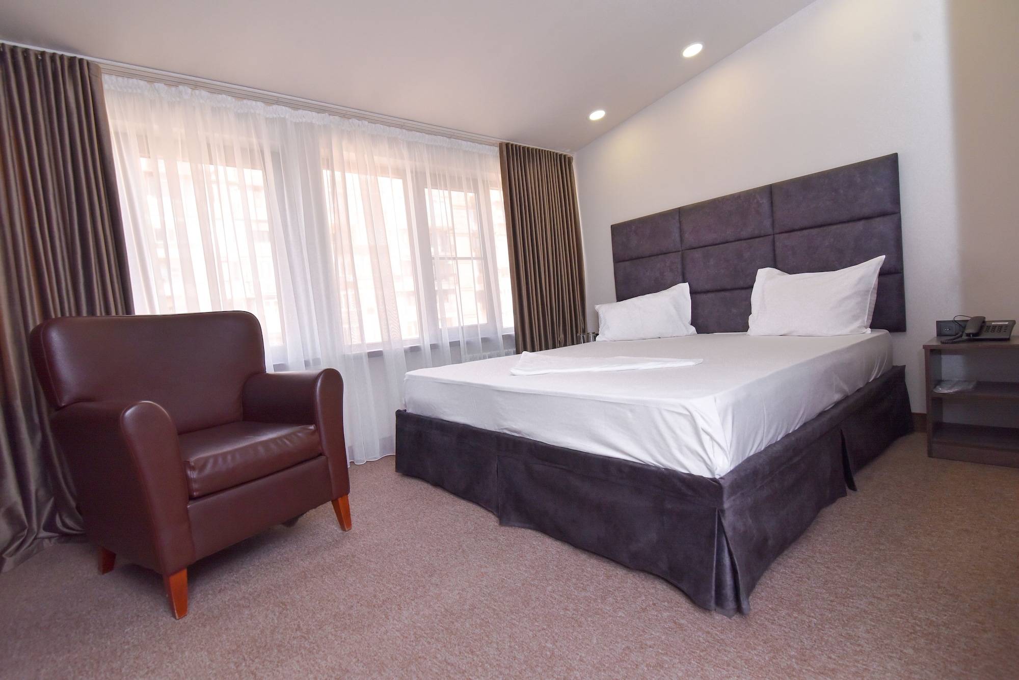 Room at Median Hotel City Center Yerevan, YEREVAN