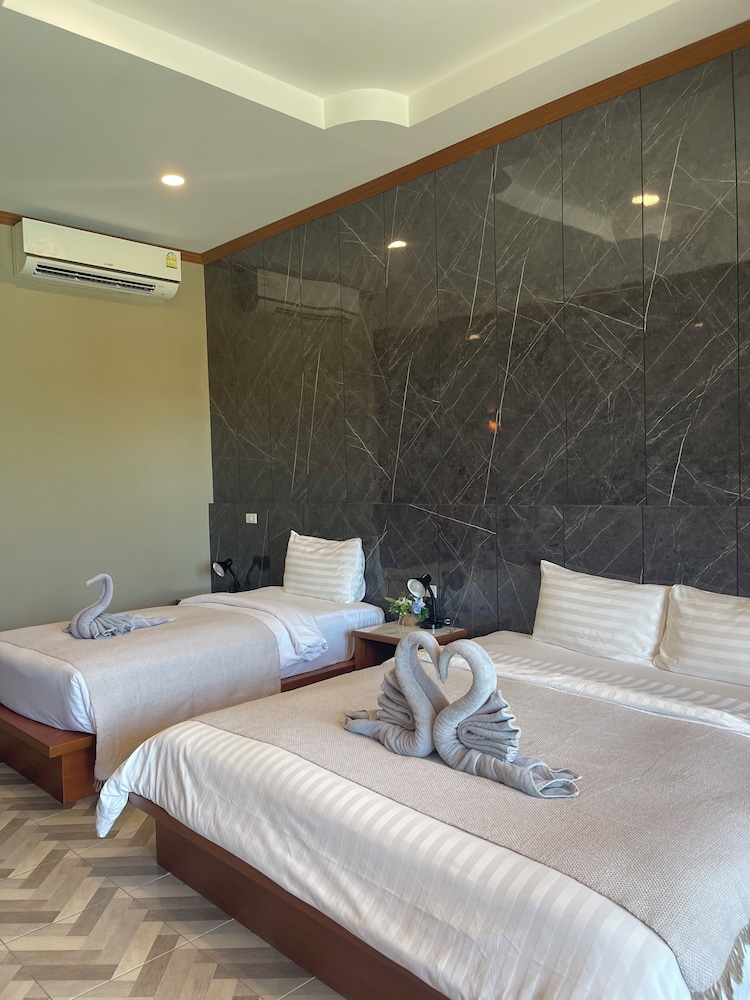 غرفة قياسية ثلاثية بسرير مزدوج، Kai Bae Beach Resort Koh Chang 2/4