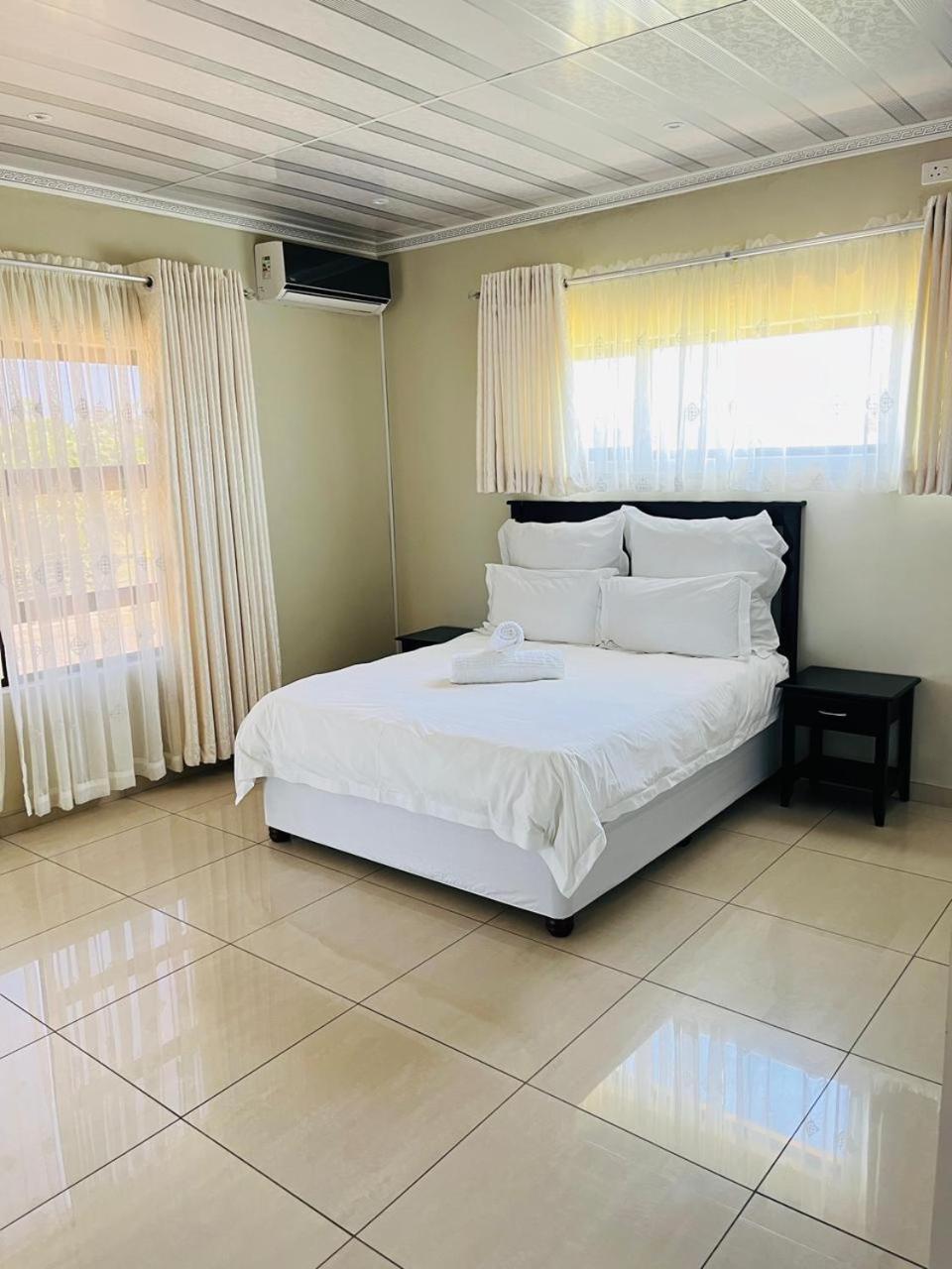 Langelihle Accommodation in Margate 10/37