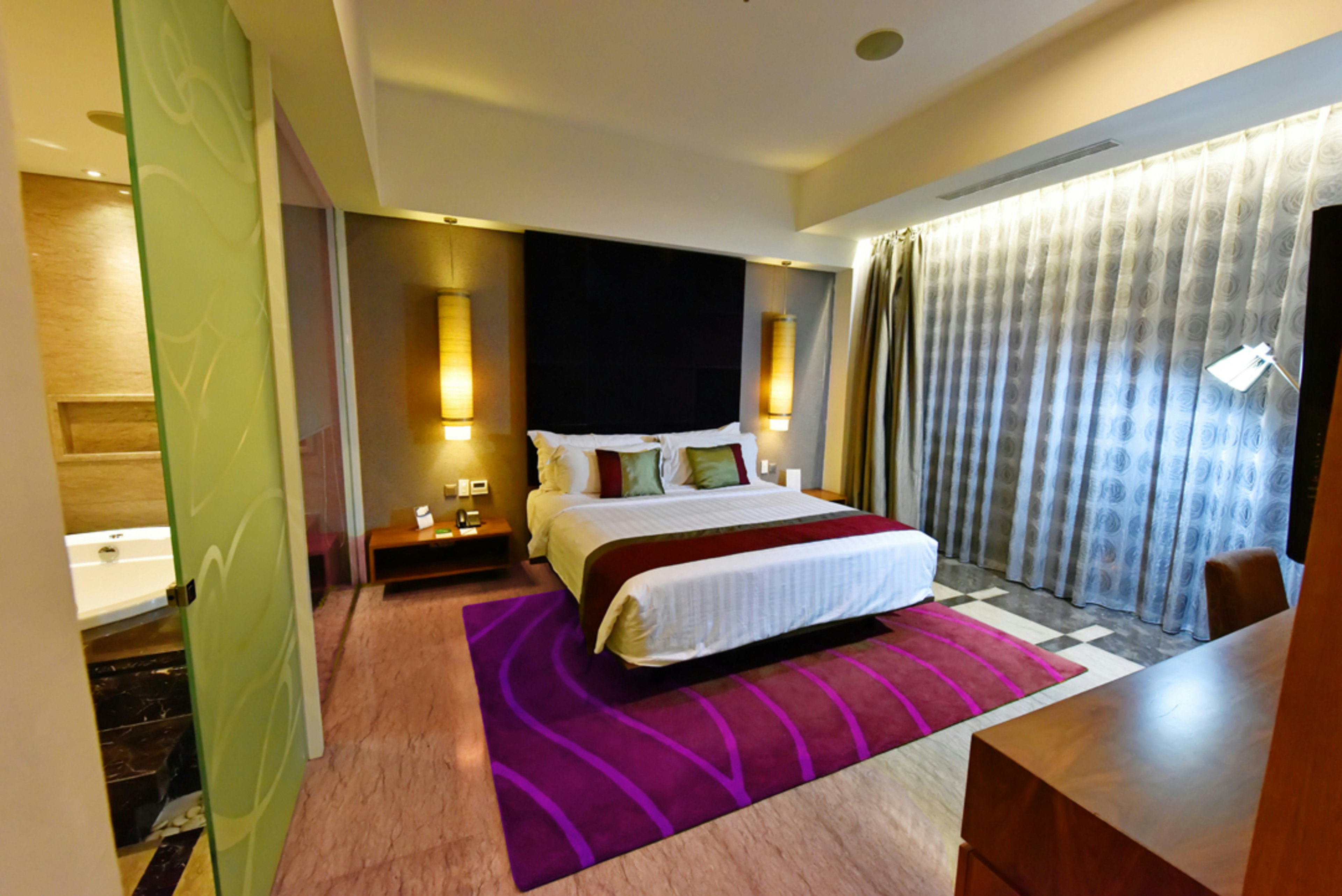 Holiday Inn Pasteur 22/50
