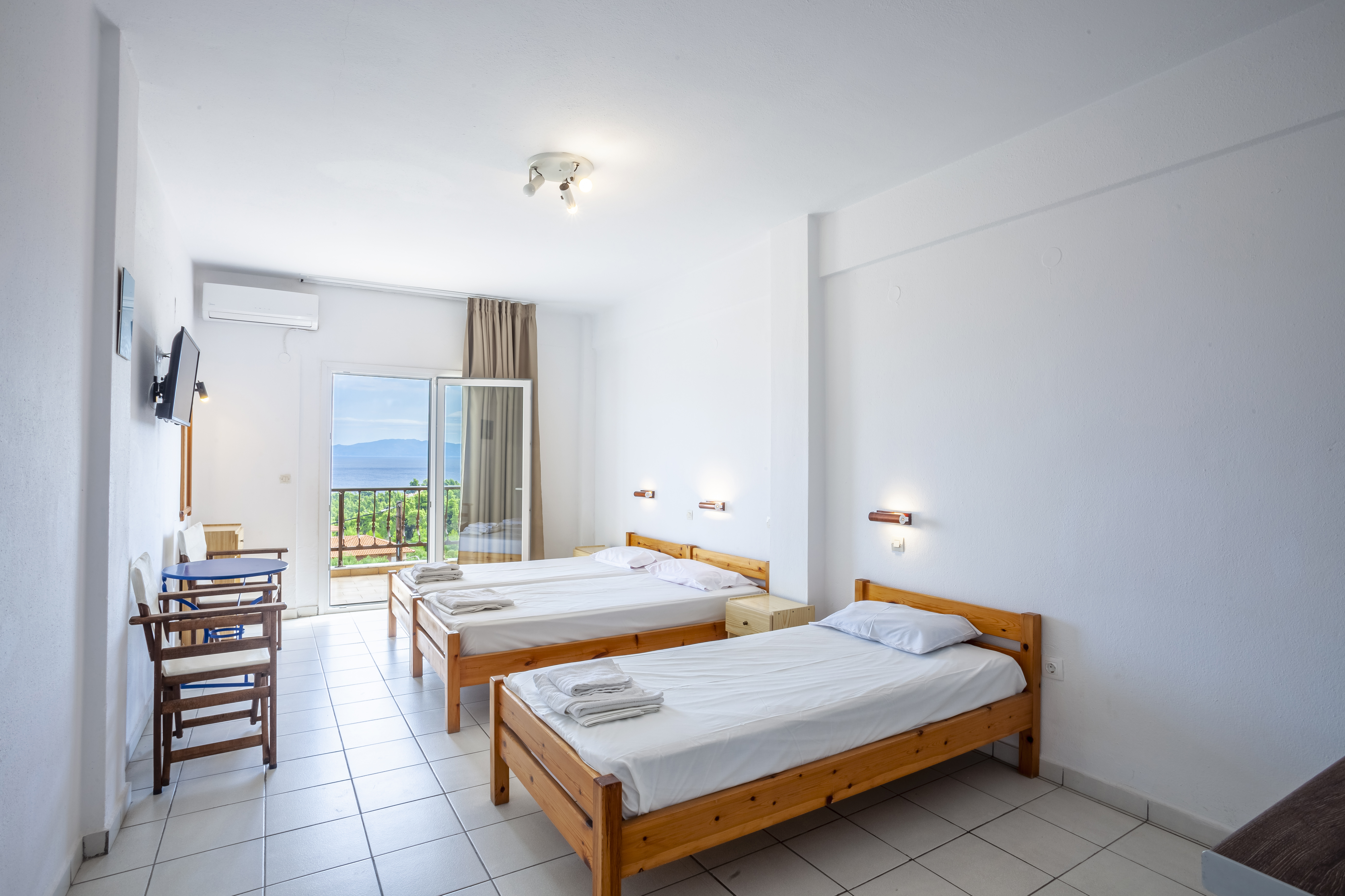 Skentos Hotel 10/29