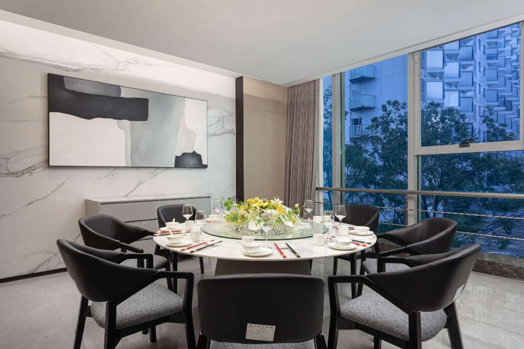 Days Hotel by Wyndham Changsha Huanghua Intl Airport 24/25