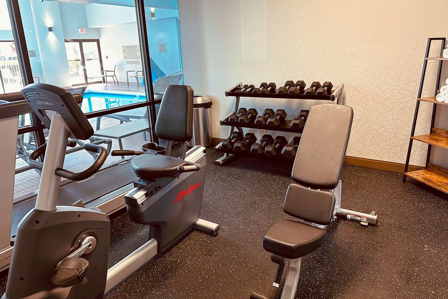Country Inn & Suites by Radisson, Rehoboth Beach - Dewey 12/33