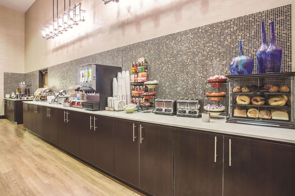 La Quinta Inn & Suites by Wyndham Ely 36/42