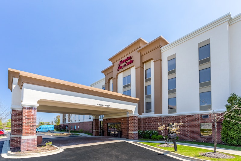 Hampton Inn & Suites Chicago-Libertyville 11/13