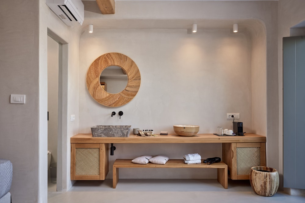 Ionic Suites 6/50