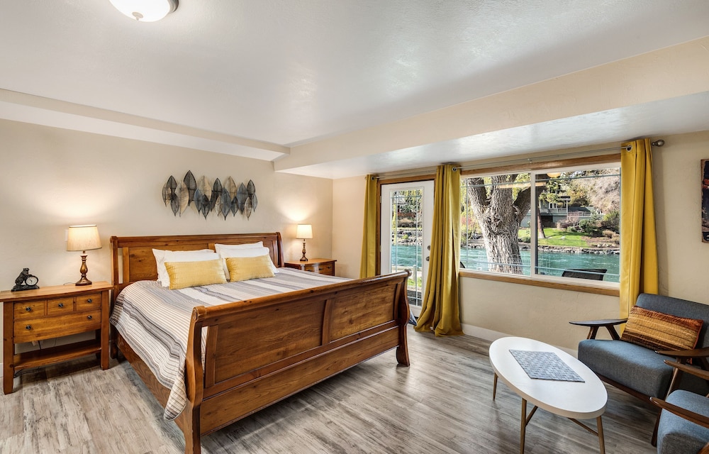 Bend Riverside Inn &amp; Suites 19/51