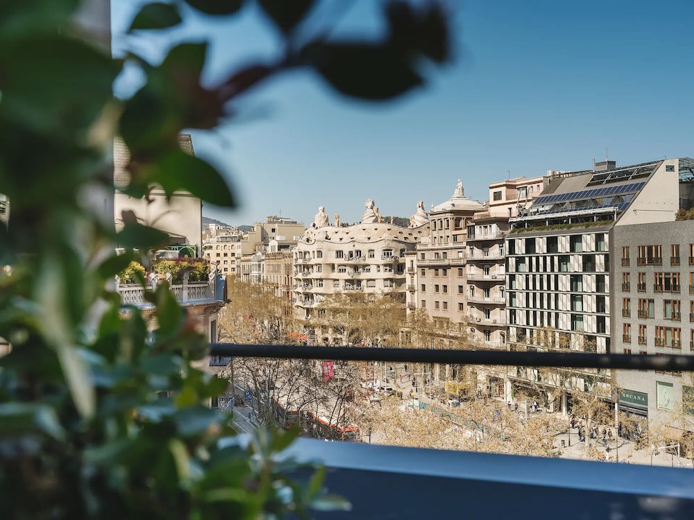 Condes de Barcelona 69/71