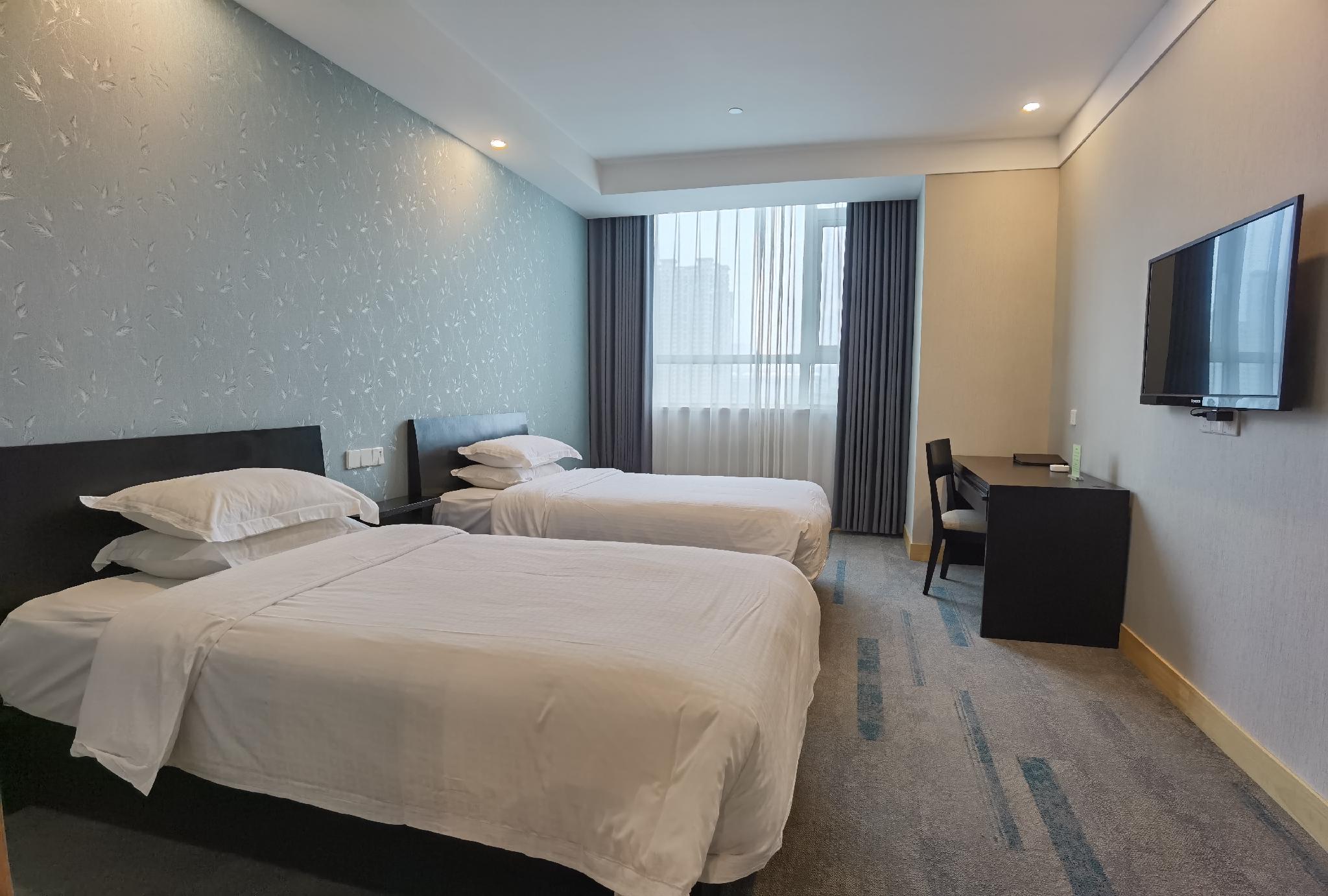 Chic, Deluxe, Twin Beds