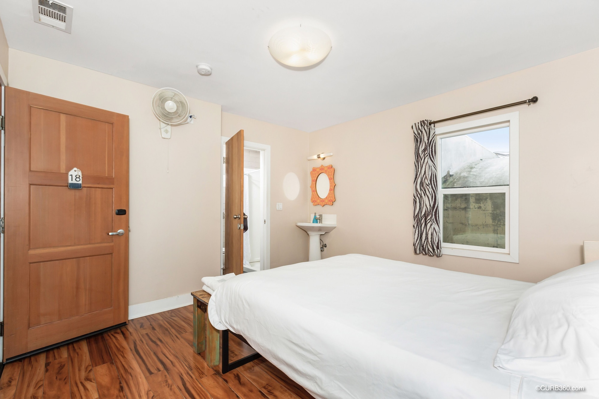 Private, Queen Bed