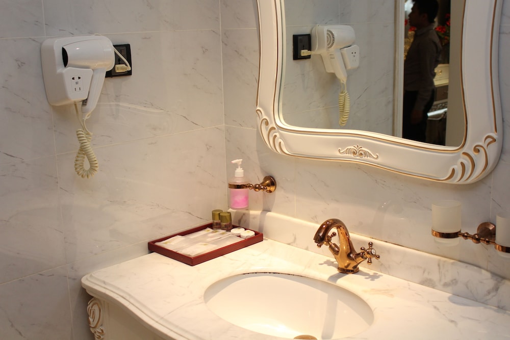 Hoang Trieu Hotel 49/49